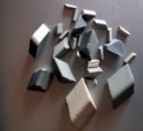 Médias de polissage d'abrasifs de forme en céramique de prisme triangulaire  pour ébavurer/descalling